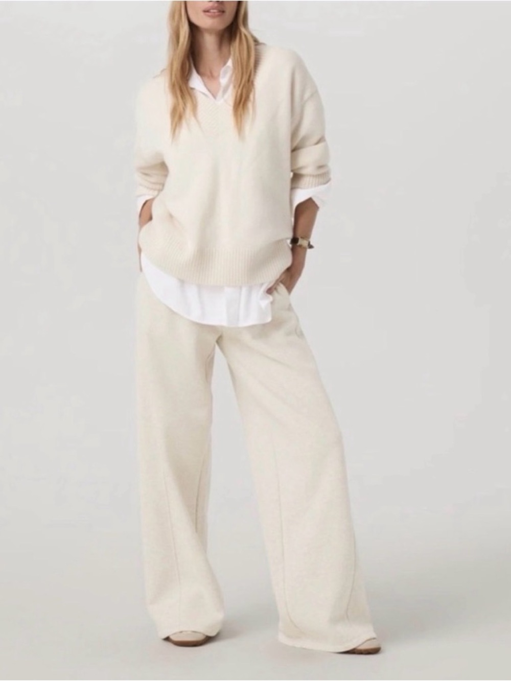 Vuori Porcelain Émilie Cashmere Oversized V-Neck